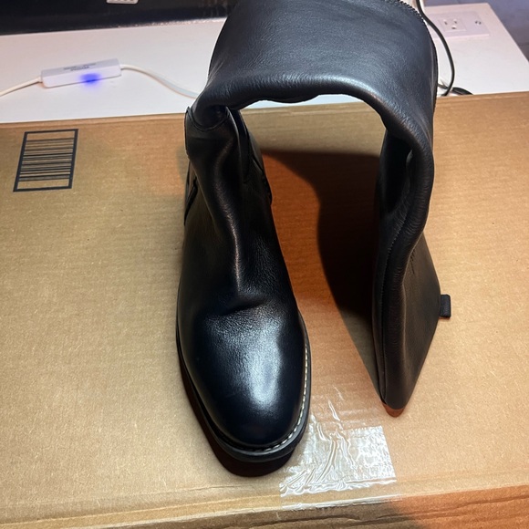 Franco Sarto woman’s Black Leather Boots - Picture 2 of 3